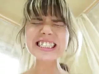 پورنو POV با یک مدل فیلمبرداری شده است برازرس لینک مستقیم