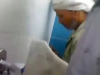 دو دوست الاغ دوست نان تست سکسبرازرس با لباس سفید و موقعیت های مبادله