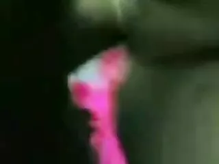 پسر سیاه پوست از گتو در یک باندانا گربه یک شلخته سفید را لیسید و او را در خانه مقعد لعنتی سایت سکسی برازرس کرد