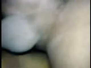 Busty MILF در یک صبح سیاه و سفید سکس های جدید برازرس حرکت سریع گربه روی مبل زرد